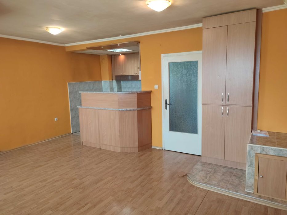 Продава се Тристаен апартамент в Търговище, Боровец - 80 кв.м за 1212 €/кв.м - Снимка #2