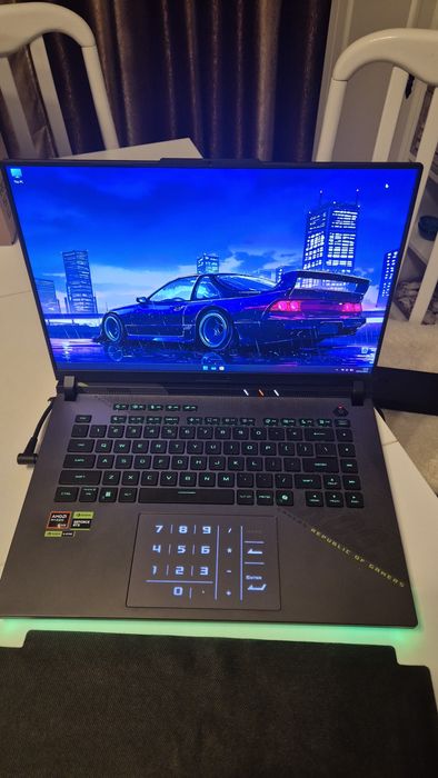 Laptop Gaming Asus ROG Strix G16