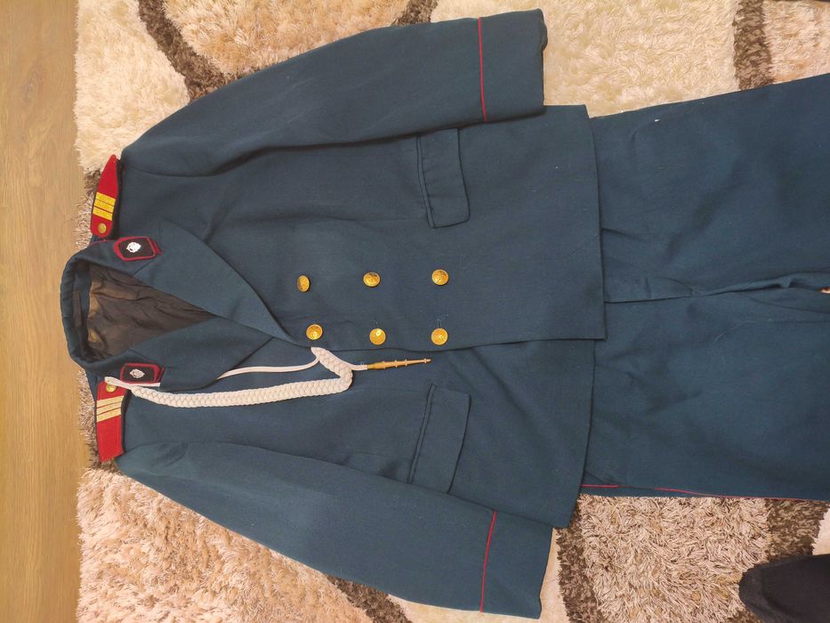 Парадна униформа