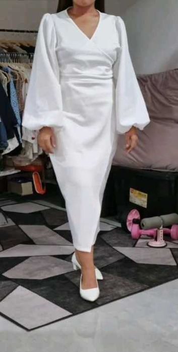 Rochie alba      .