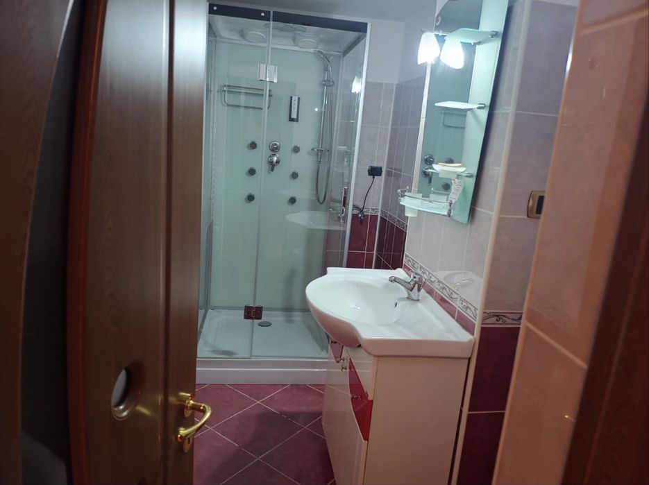 Inchiriez apartament 2 camere  complet mobilat