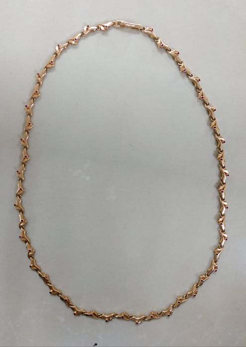 Золотое колье с рубинами