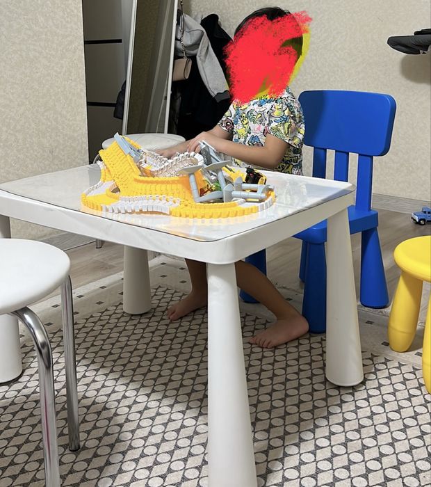 Детский стол и стулья ikea