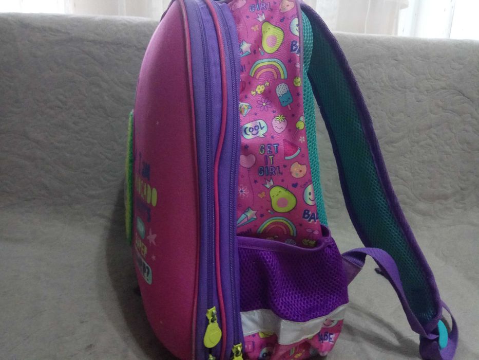продам рюкзак для девочки