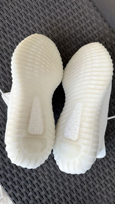 Yeezy 350 v2 white