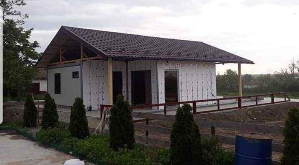 Vand căsuțe din lemn 3x5x2m