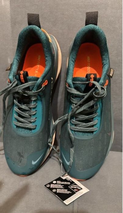 Кроссовки Nike..