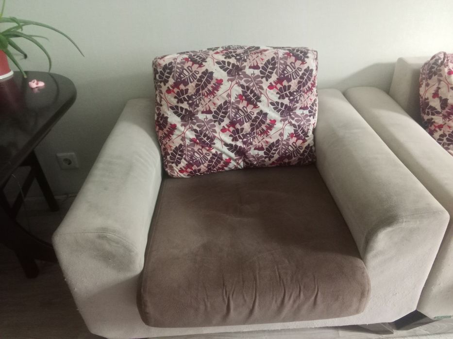 Продаётся диван. Марка дивана: embawood.