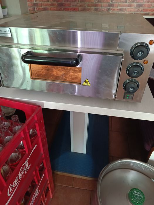 Пекарна за пици почти нова