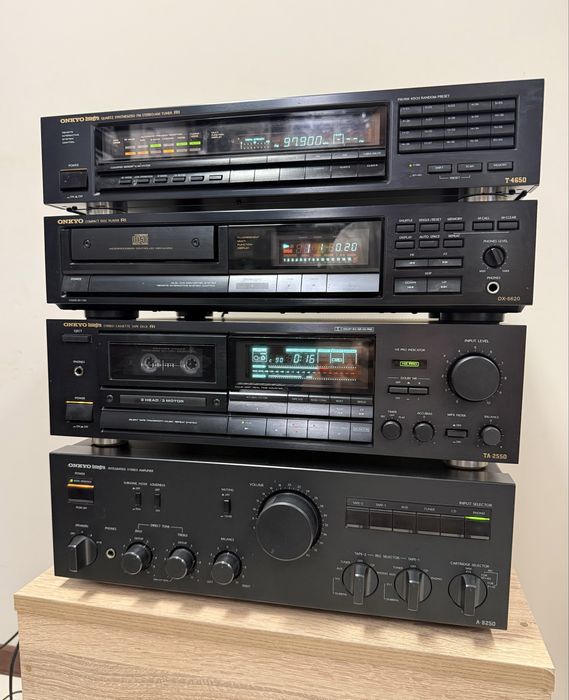 Ретро аудио сет ONKYO - Усилвател, CD плеър, триглав дек и тунер