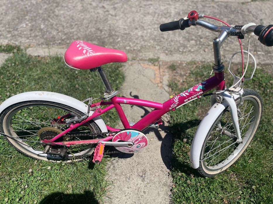 Bicicleta roz pentru fetite!