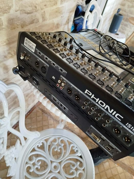 Е Phonic is16 музикален инструмент