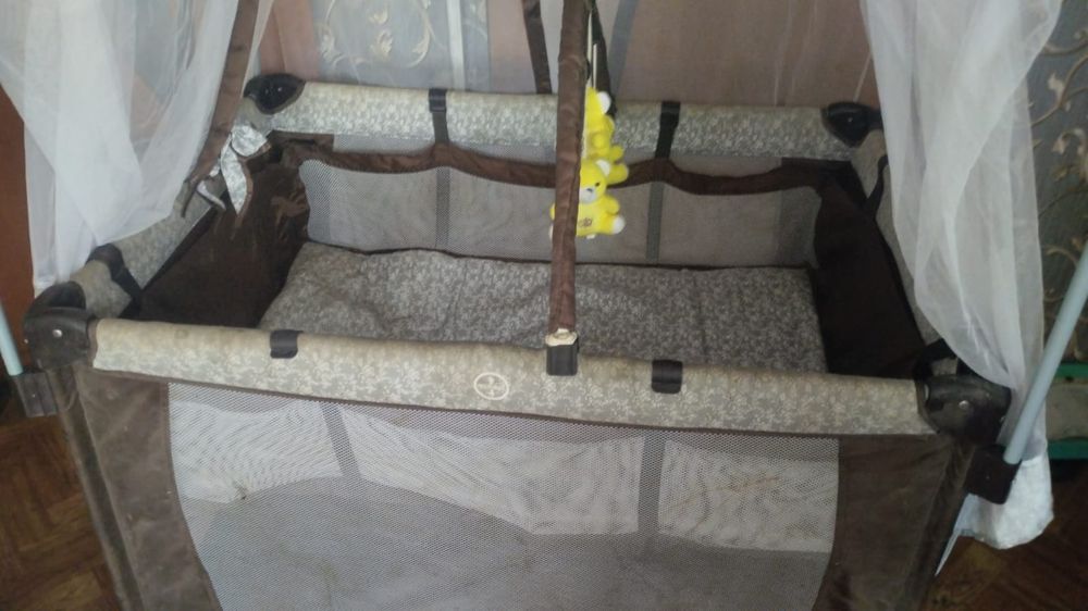 Продам детскую кроватку манеж