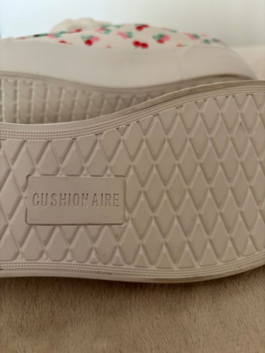 Чисто нови кецове