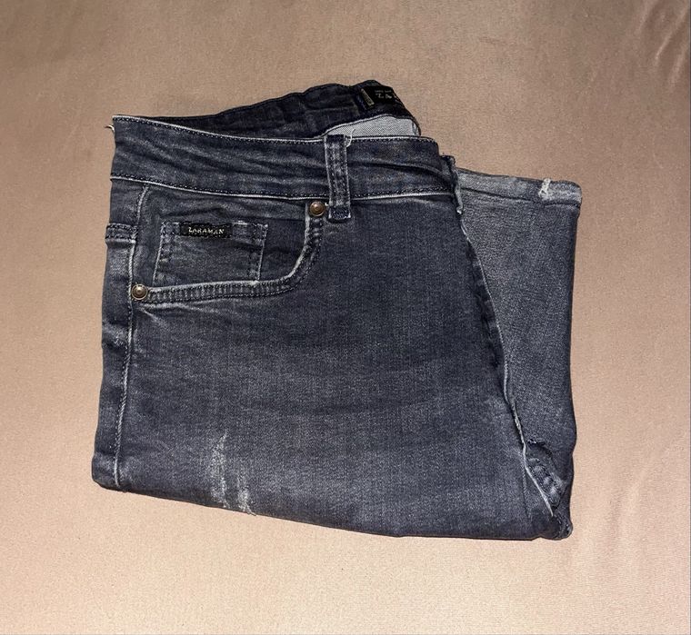 Pantaloni scurti de blugi