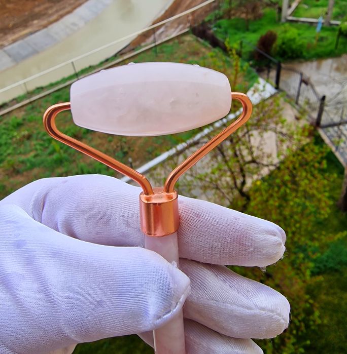 Гуаша Роллер Розовый кварц.