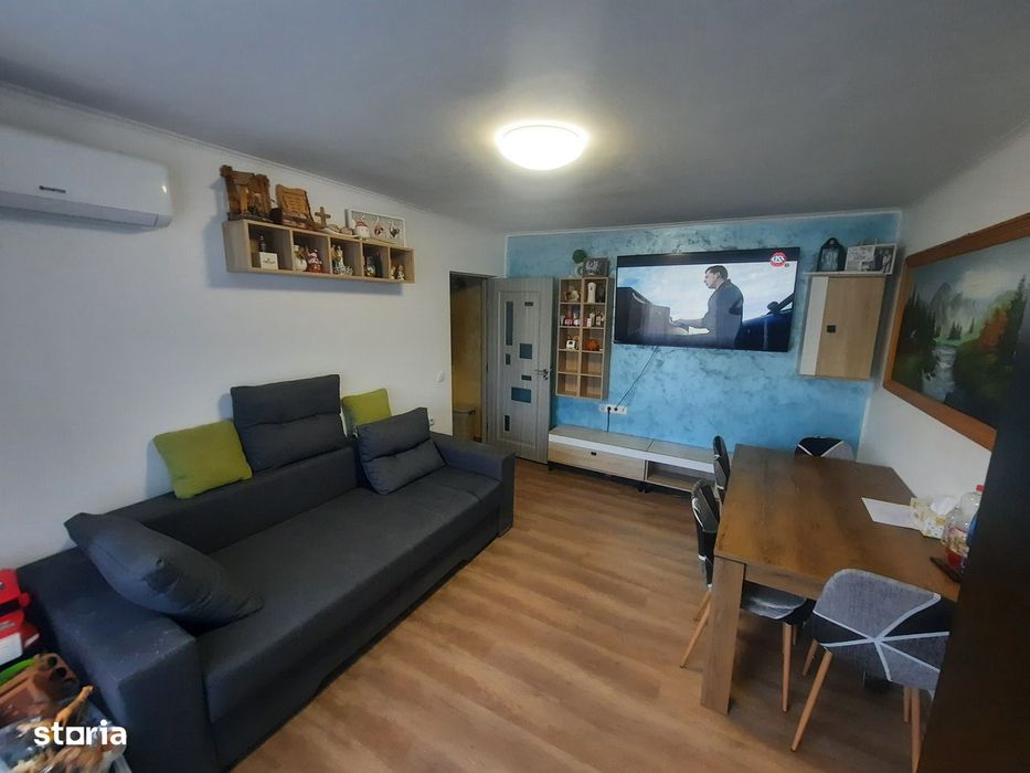 Vand apartament 3 camere Et.2 Micro 15 - Satu Mare — fotografia 3
