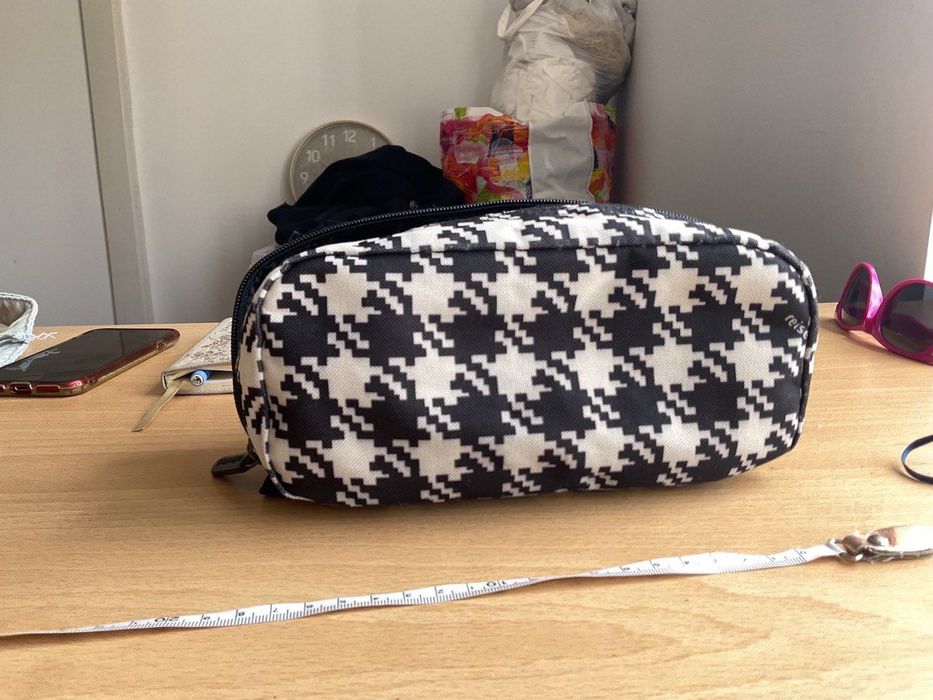 necessaire , trusă de cosmetice