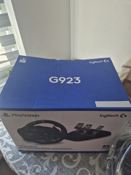 Vând volan logitech G923 aprope nou 850 lei