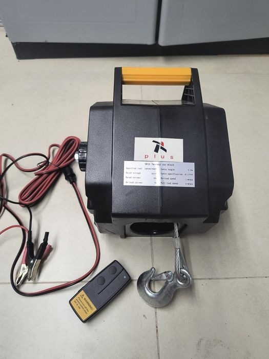 Troliu 12 V cu telecomanda