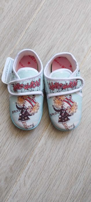 Нови детски пантофи