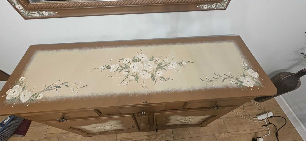 Vand set  mobilier 4 piese din lemn vopsit, pictat manual