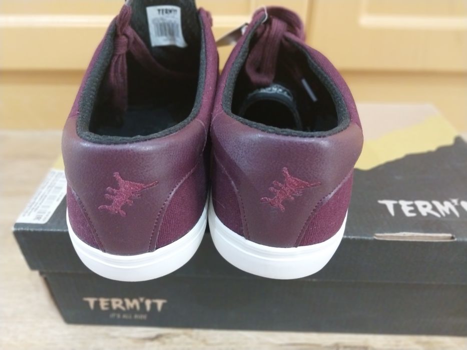 Кеды абсолютно новые в коробке