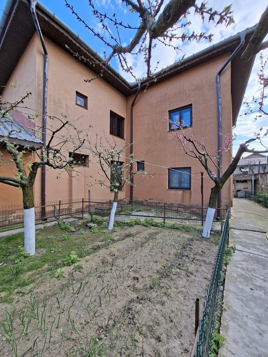 Direct proprietar - vilă de vânzare in Hinova
