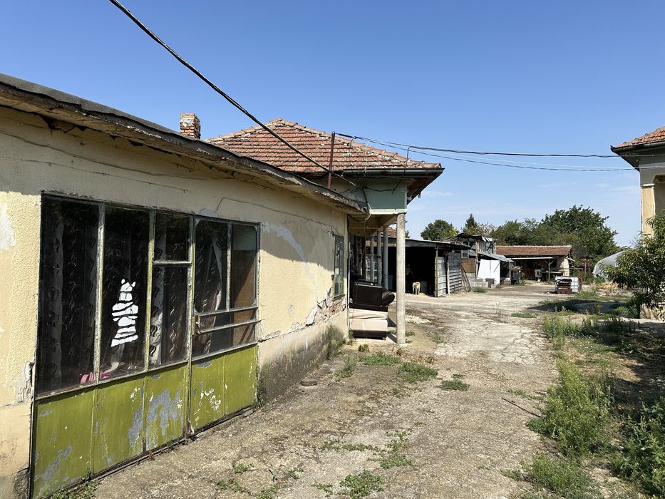 Продава се Къща в с. Биволаре, Област Плевен - 2000 кв.м за 30 €/кв.м - Снимка #1