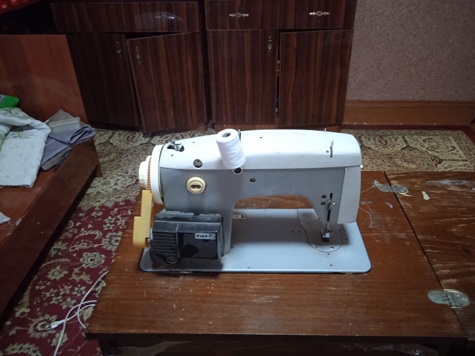 Тикув мошинаси сотилади