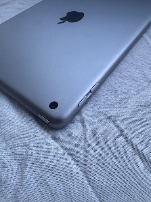 Vând ipad 5. 2017. Wifi