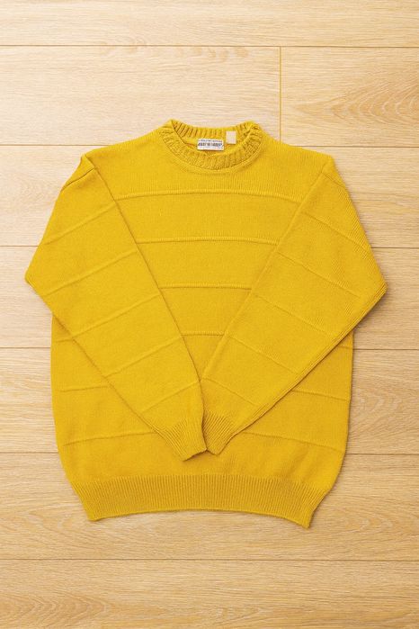 pulover culoare galben