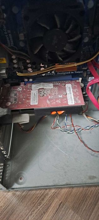 Компютър настолен