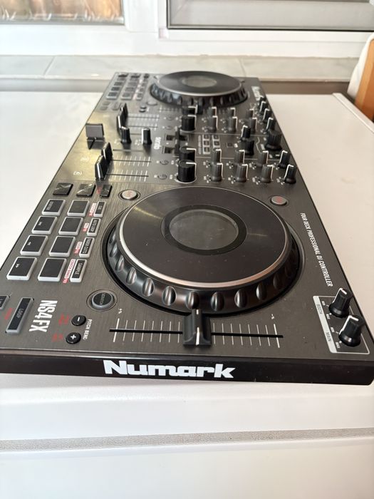 Consola Dj Numark ns4fx