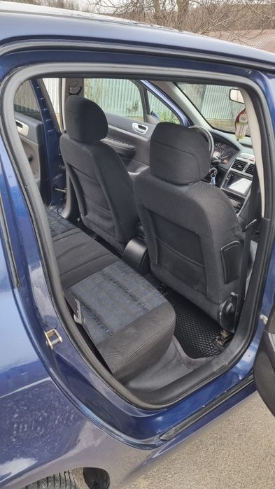 Vând Peugeot 307, an 2004, euro 3, motor 2.0 HDI 90CP.

-408 XXX Km
-c