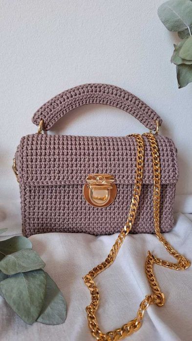 Geantă croșetată handmade cu lanț, nouă
