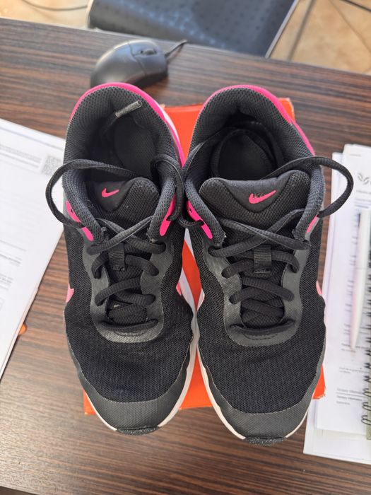 Детски маратонки NIKE 35,5 номер