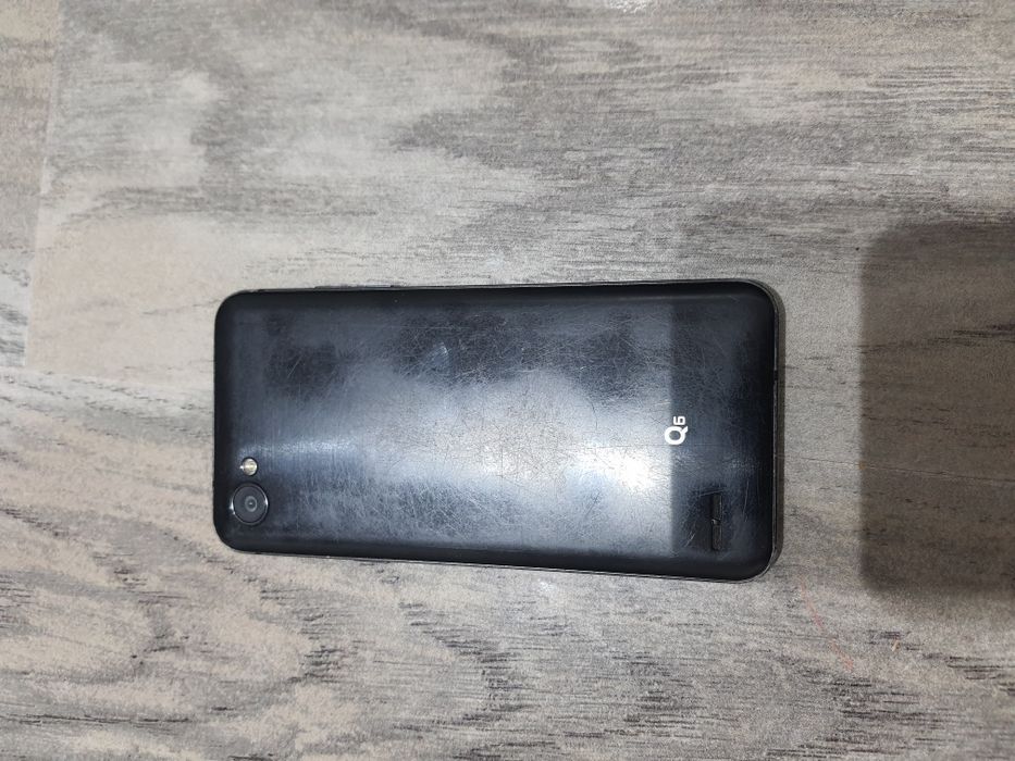Telefon LG Q6 in boot loop