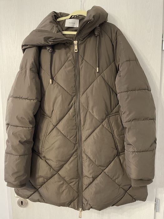 Зимно дамско яке Reserved разкроено