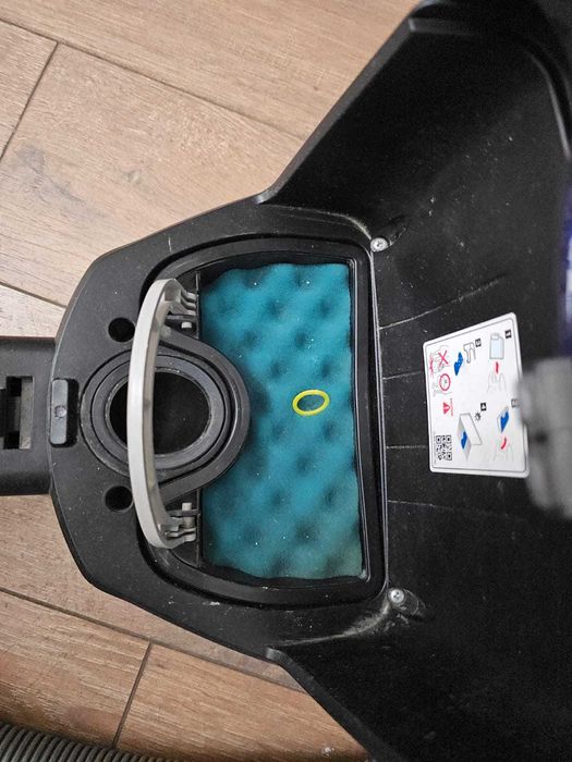 Пылесос Samsung VC18M3120VB