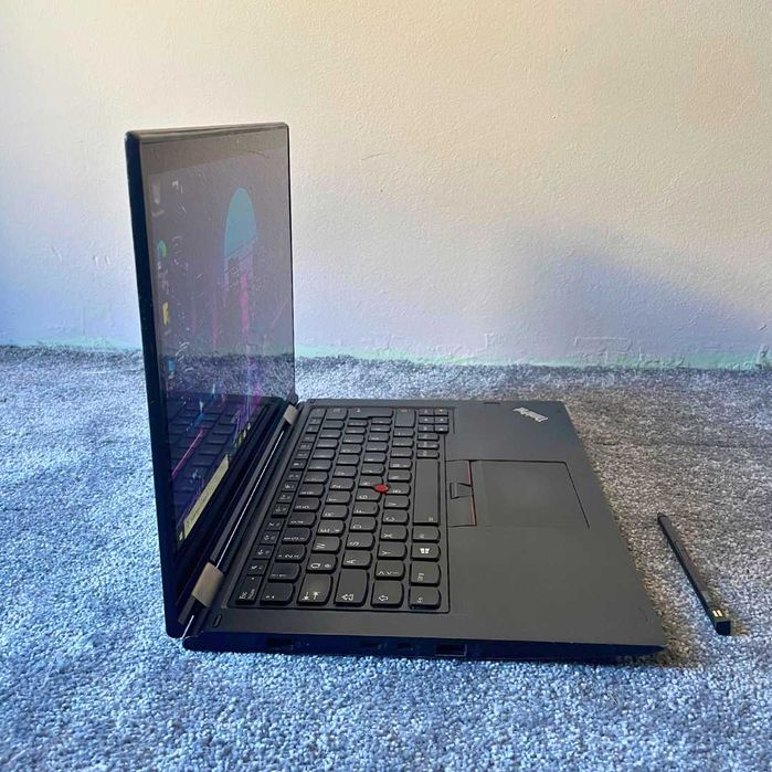 ThinkPad YOGA 370 Lenovo - 13.3''FHD Touchscreen, i5-7300u, 8GB RAM
