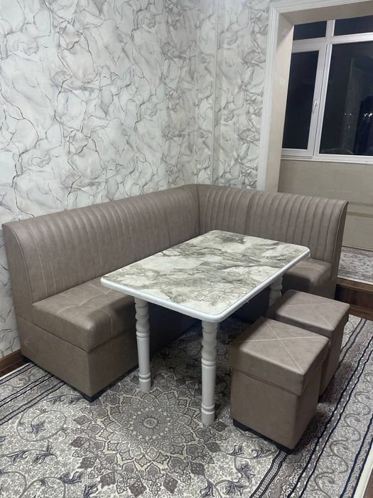 Ugaloklar kuxinni Stoli bilan 2*1.60 sm