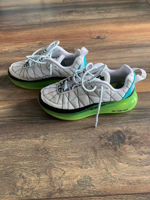 Маратонки Nike 720