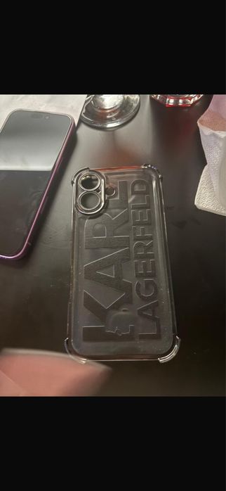 Iphone 16 roz de 128 GB impecabil