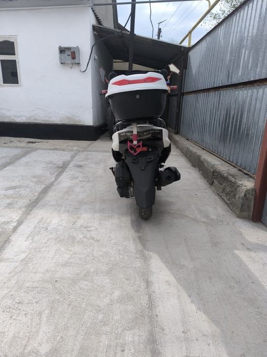 Скутер макси 150 кубов