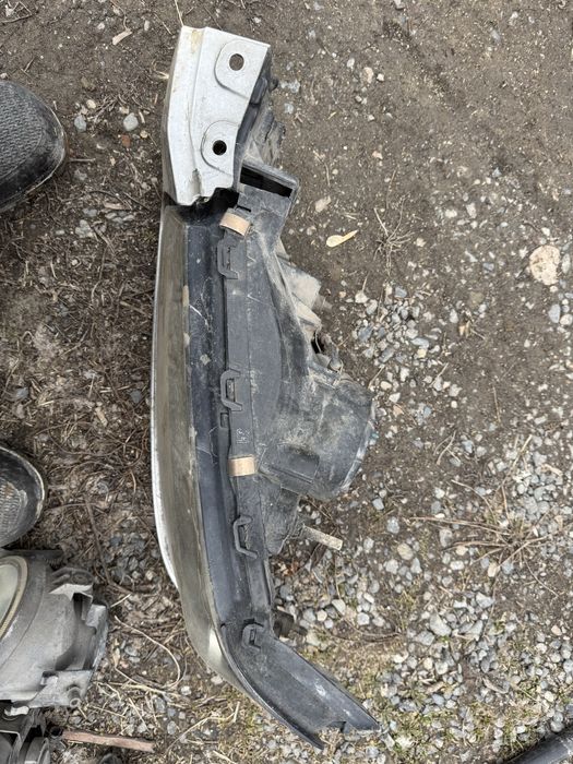 Запчасти Субару форестер левое сторона фар