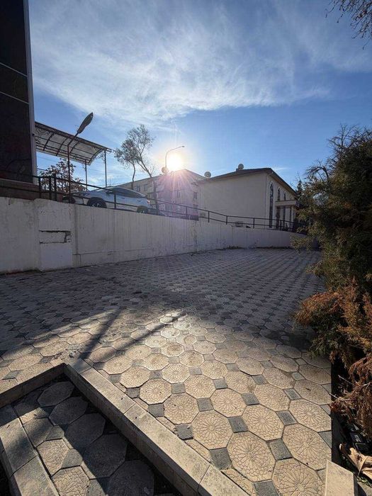 Нежилое помещение 242 м² + терраса 200 м², ул. Абай