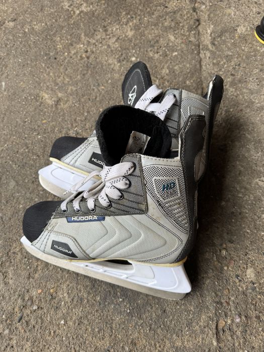 Patine Hudora marimea nr 38