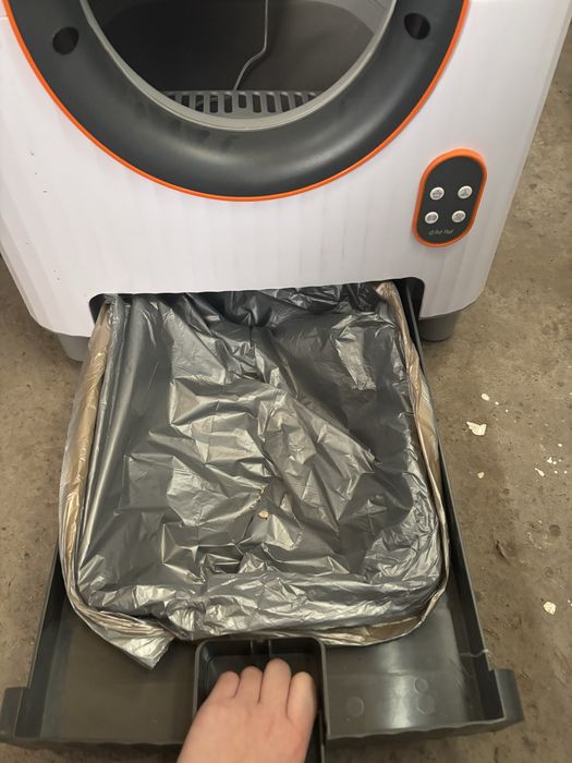 Продам латок для кошек автоматический