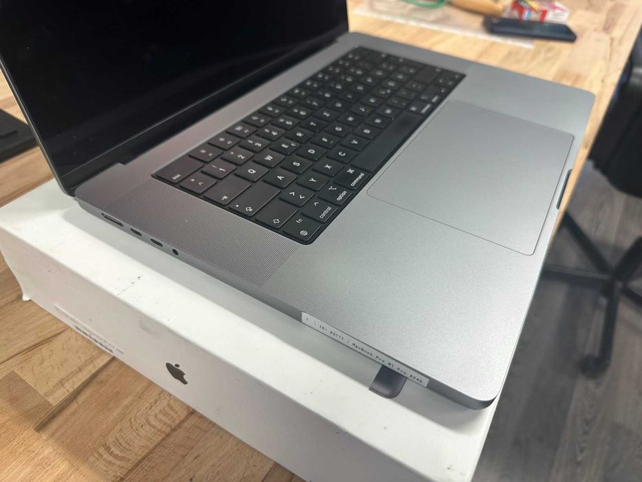 Apple MacBook Pro 16” M1 PRO A2485 16GB RAM 512GB SSD 16C GPU